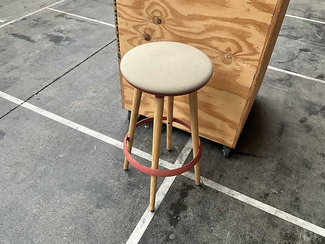 Narbutas - verrijdbare bartafel 180x90x210 v.v 6 barkrukken - afbeelding 9 van  12