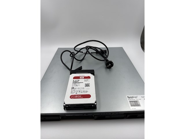 Nas server met 4x 8tb (32tb totaal), synology, rackstation rs815+, zwart, 2017 - afbeelding 1 van  8