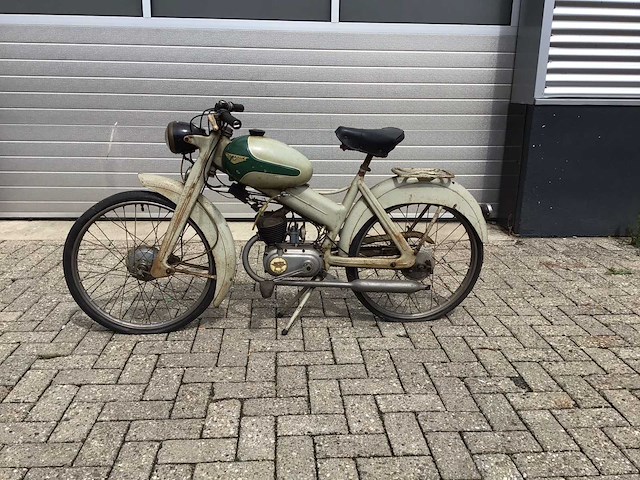 Nasetti dilly turismo brommer - afbeelding 8 van  15
