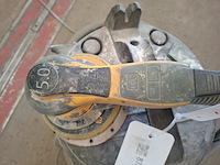 Nat-en droogzuiger en excentrische schuurmachine hikoki, rp250ydlwaz - afbeelding 7 van  7