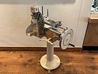 Nationaal - antieke snijmachine