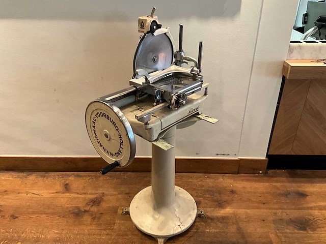 Nationaal - antieke snijmachine - afbeelding 8 van  11