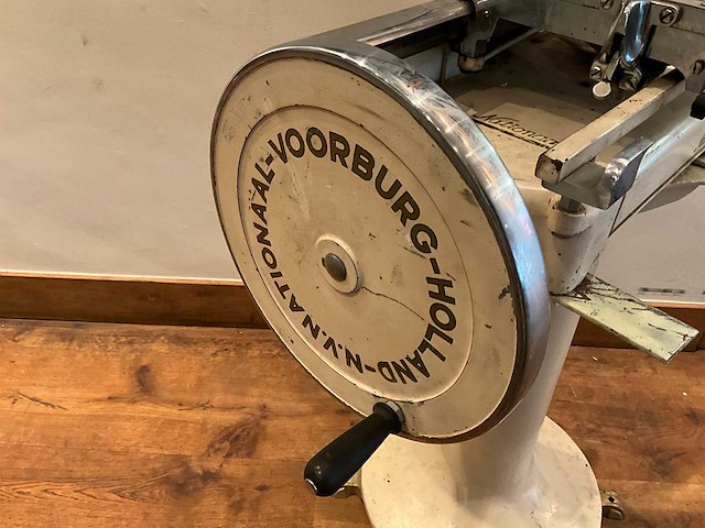 Nationaal - antieke snijmachine - afbeelding 11 van  11