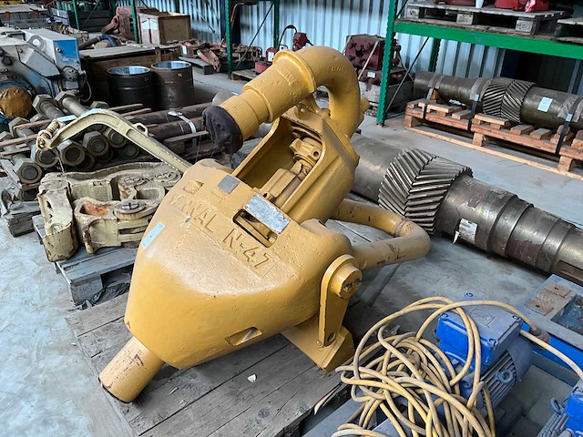 National oilwell iron roughneck (automatische boorpijptang) "now kelly swivel block" - afbeelding 1 van  6