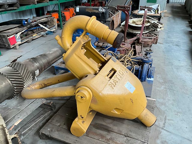 National oilwell iron roughneck (automatische boorpijptang) "now kelly swivel block" - afbeelding 4 van  6