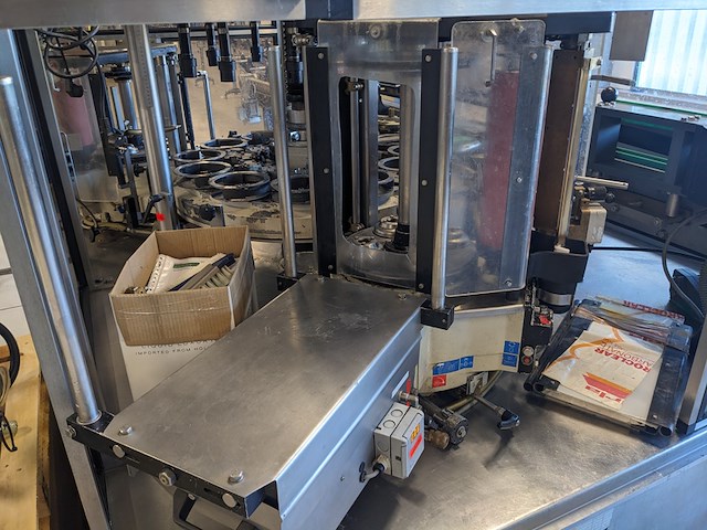 Natlijm etiketeer machine, krones, bonamatic 090857, 1991 - afbeelding 3 van  35