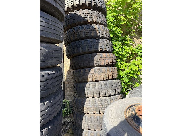 Nato band - met velg - 10 stuks - vrachtwagenband - afbeelding 1 van  1