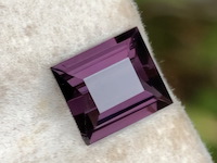 Natuurlijk spinel | 1.35ct, paars - afbeelding 1 van  1