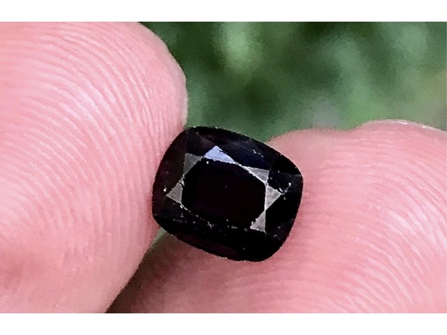 Natuurlijk spinel | 1.60ct, deep purple - afbeelding 1 van  2