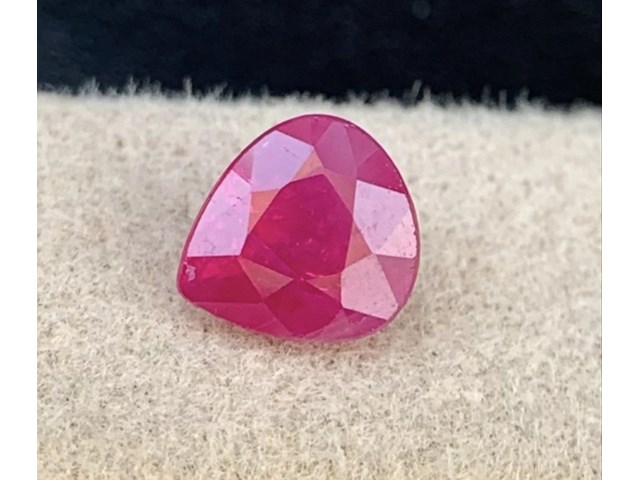 Natuurlijke robijn - burma (myanmar) | 0.77ct, rood - afbeelding 2 van  4