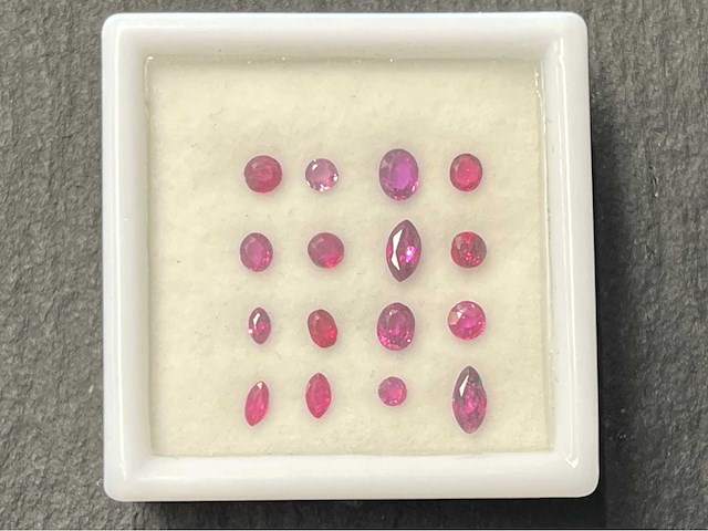Natuurlijke robijn 2.33 ct los - afbeelding 1 van  2