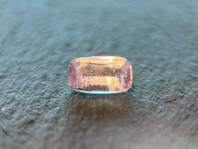 Natuurlijke roze saffier 2.15 ct los - afbeelding 1 van  3