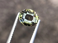 Natuurlijke saffier | dramatic full color change | 1.73ct - afbeelding 2 van  2