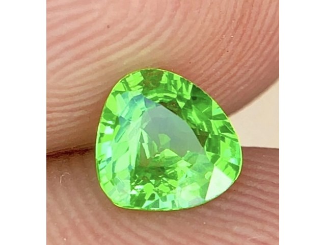 Natuurlijke tsavortie granaat | 0.50ct, vivid green - afbeelding 1 van  2