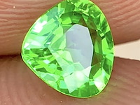 Natuurlijke tsavortie granaat | 0.50ct, vivid green - afbeelding 2 van  2