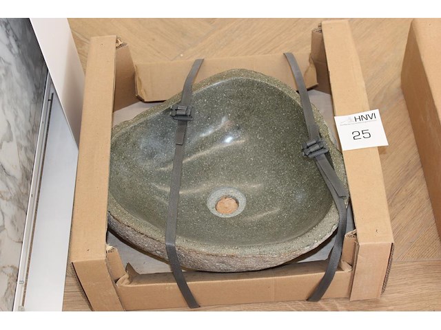 Natuurlijke waskom met afmeting ca. 35 cm doorsnede. - afbeelding 1 van  1