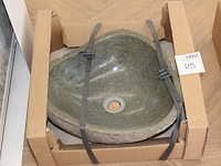 Natuurlijke waskom met afmeting ca. 35 cm doorsnede.