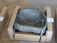 Natuurlijke waskom met afmeting ca. 35 cm doorsnede.