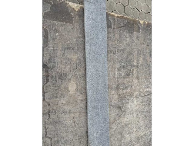 Natuursteen afdekranden (ca. 60 stuks) - afbeelding 1 van  1