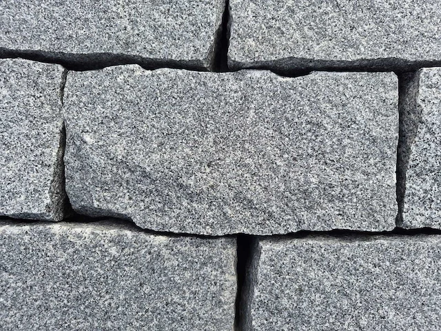Natuursteen bestrating (ca. 12m2) - afbeelding 1 van  4