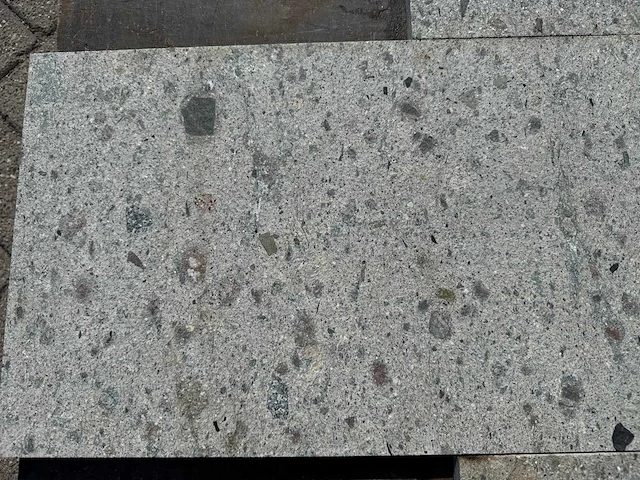 Natuursteen bestrating (ca. 43m2) - afbeelding 3 van  5