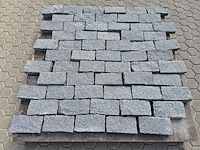 Natuursteen bestrating (ca. 48m2) - afbeelding 2 van  4