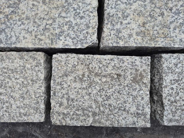 Natuursteen bestrating (ca. 5,95m2) - afbeelding 2 van  4
