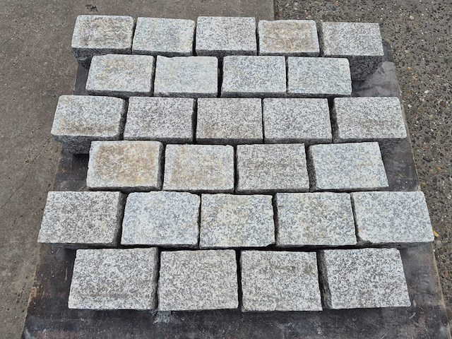Natuursteen bestrating (ca. 5,95m2) - afbeelding 4 van  4