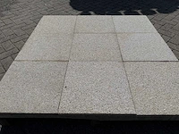 Natuursteen bestrating (ca. 85m2) - afbeelding 4 van  4