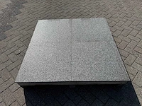 Natuursteen bestrating (ca. 90m2)