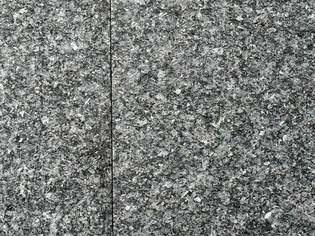 Natuursteen bestrating (ca. 90m2) - afbeelding 5 van  5