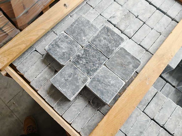 Natuursteen blauwe hardsteen 12x12x5 cm tegel 50,4 m² - afbeelding 3 van  8