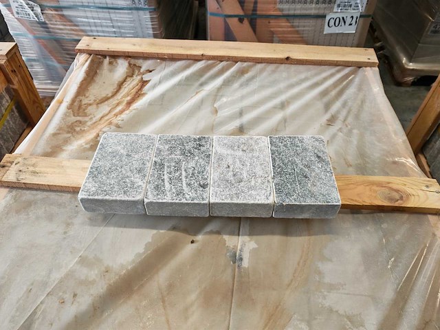 Natuursteen blauwe hardsteen 12x18x5 cm tegel 54 m² - afbeelding 1 van  10
