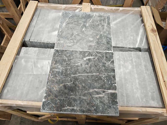 Natuursteen blauwe hardsteen 40x40x3 cm tegel 42,24 m² - afbeelding 1 van  8