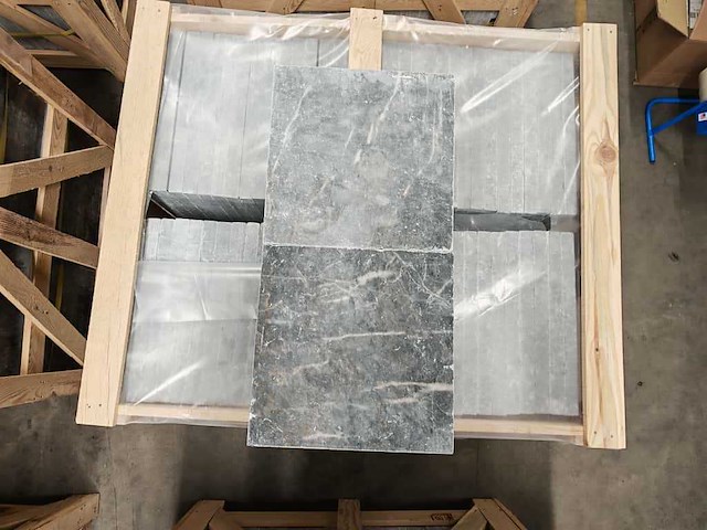 Natuursteen blauwe hardsteen 40x40x3 cm tegel 42,24 m² - afbeelding 5 van  8