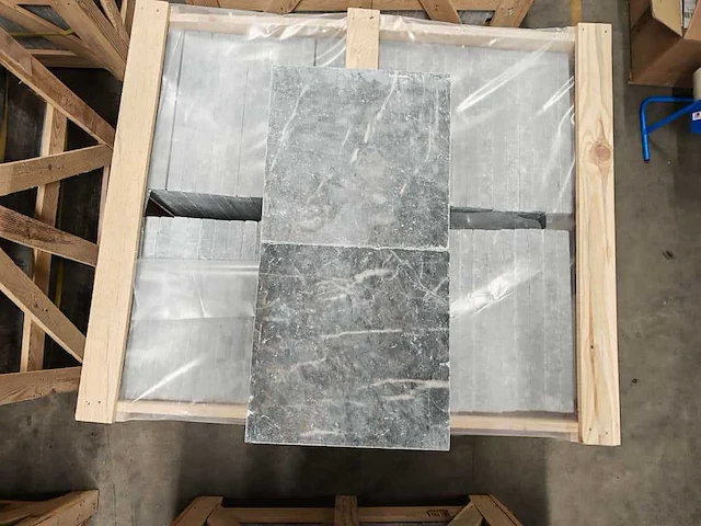 Natuursteen blauwe hardsteen 40x40x3 cm tegel 42,24 m² - afbeelding 5 van  8