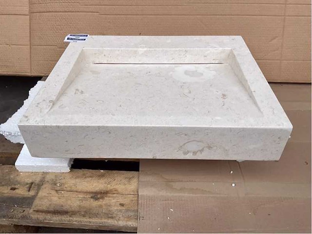 Natuursteen limestone wastafel 55x45x10 cm - afbeelding 1 van  4
