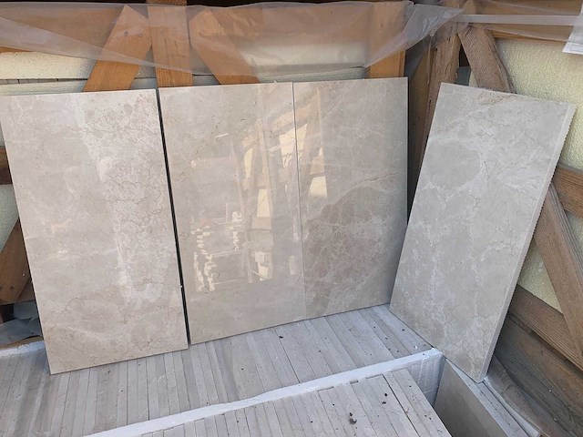 Natuursteen marmer beige gepolijst 30x60x2 cm tegel 36 m² - afbeelding 1 van  4
