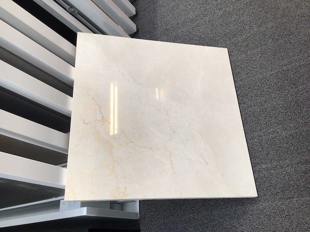 Natuursteen marmer beige gepolijst tegel 60x60x2 cm 108 m² - afbeelding 5 van  7
