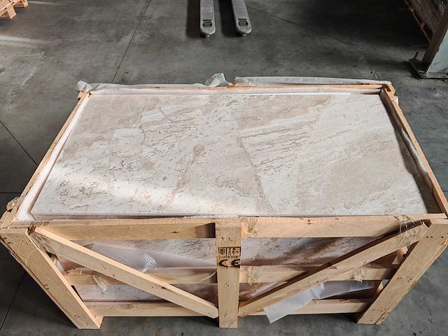 Natuursteen marmer beige gepolijst vloertegel 61x121,9 cm 36,44 m² - afbeelding 4 van  7
