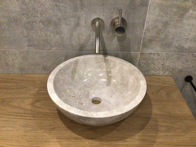 Natuursteen marmer beige/grey waskom 40,6x15 cm - afbeelding 1 van  5