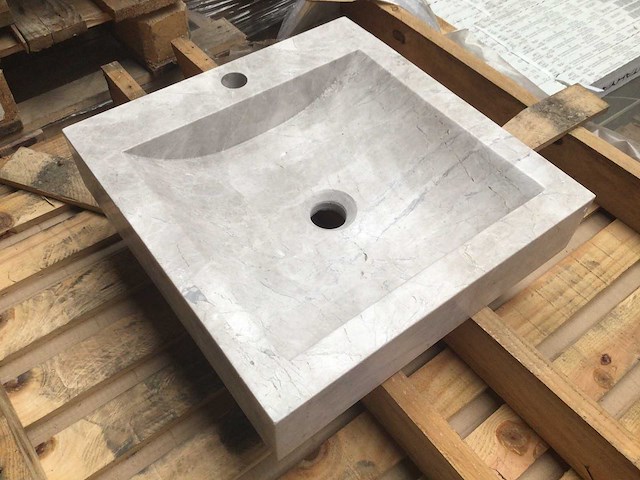 Natuursteen marmer beige/grey wastafel 45x46x10 cm - afbeelding 2 van  5