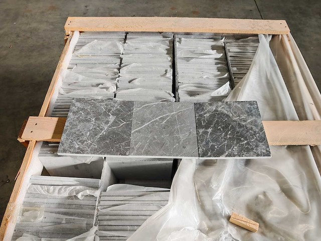 Natuursteen marmer black honed vloertegel 20x20 cm 27,2 m² - afbeelding 2 van  6