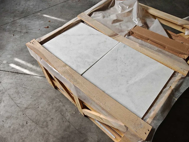 Natuursteen marmer wit honed 45,7x45,7 cm tegel 106,5 m² - afbeelding 2 van  8