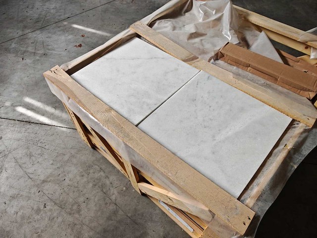 Natuursteen marmer wit honed 45,7x45,7 cm tegel 106,5 m² - afbeelding 2 van  5