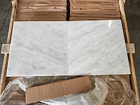 Natuursteen marmer wit/grijs gepolijst 45,7x45,7 cm tegel 106,5 m² - afbeelding 1 van  8