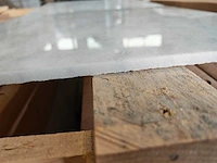 Natuursteen marmer wit/grijs gepolijst 45,7x45,7 cm tegel 106,5 m² - afbeelding 5 van  8