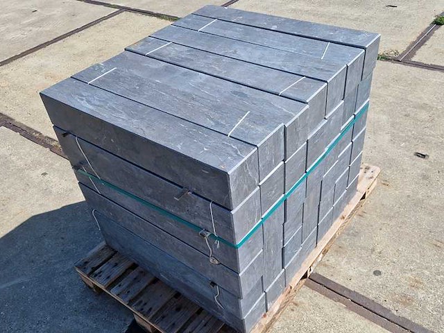 Natuursteen muurblokken (ca. 48 stuks) - afbeelding 1 van  3