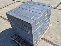 Natuursteen muurblokken (ca. 48 stuks)