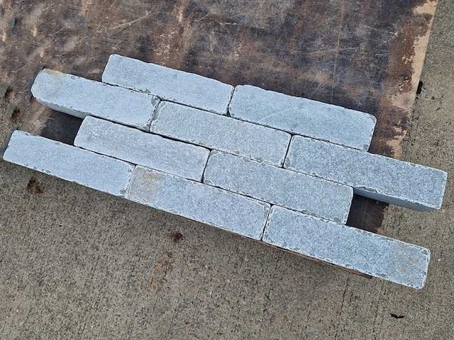 Natuursteen tegels (ca. 7.2m²) - afbeelding 1 van  2